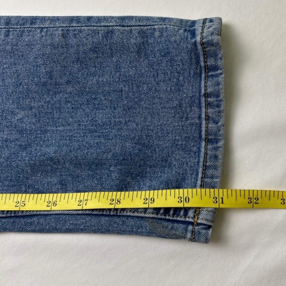 IZOD Mens Saltwater Jeans Blue Size 32x32 Straight Fit Medium Wash Denim Stretch - Picture 10 of 11